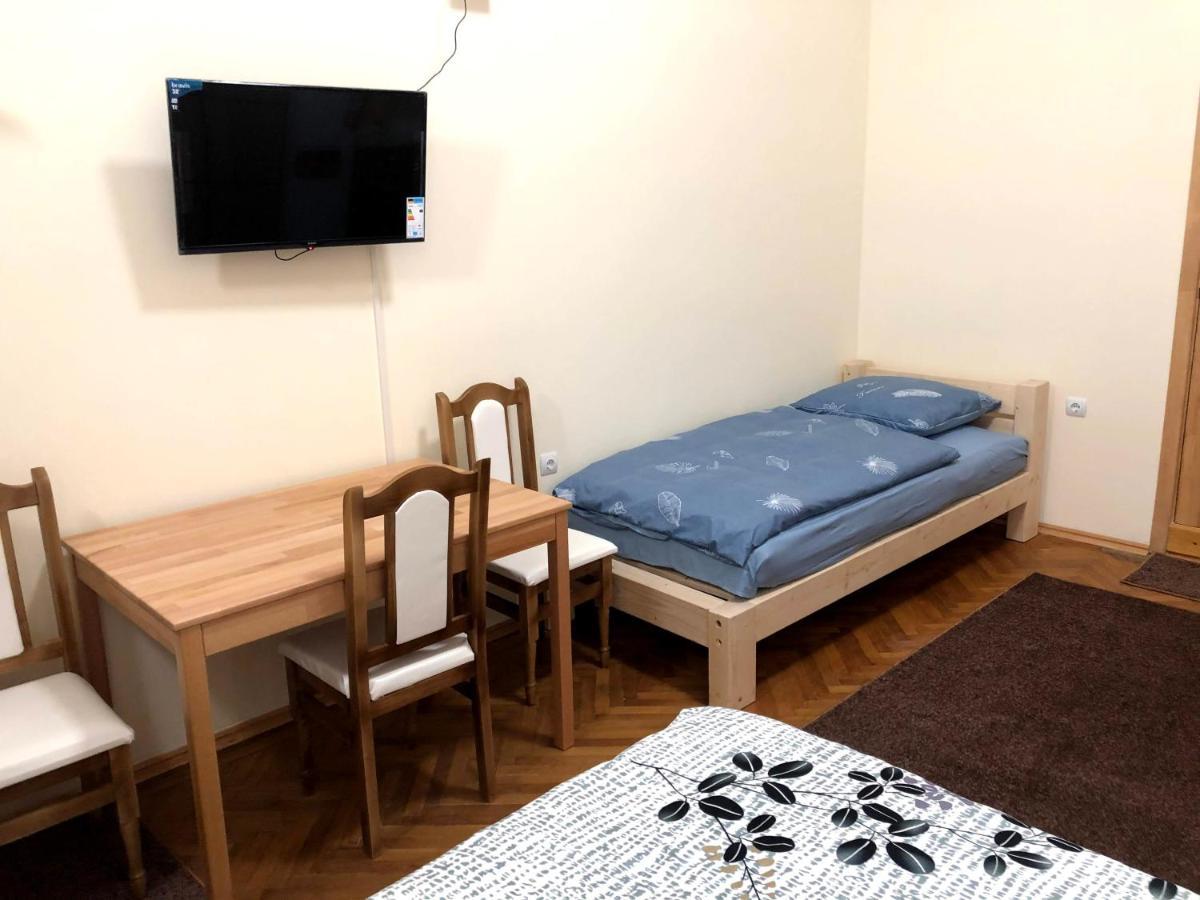 Gil Apartments, Korzo 7,2 Centre Uzjhorod Exteriör bild